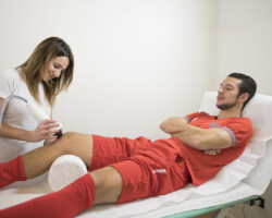 Seduta di terapia con onde d'urto
